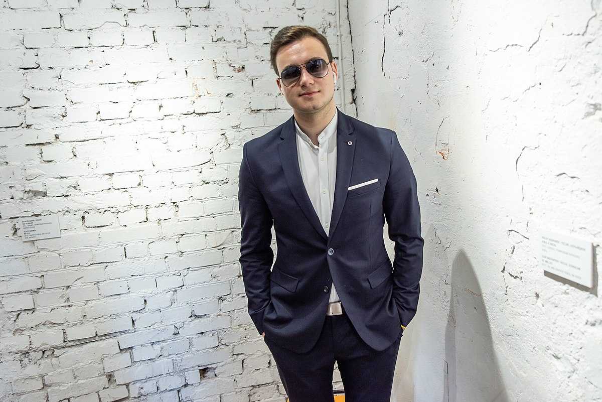 Сколько зарабатывает николай соболев: размер зарплаты
