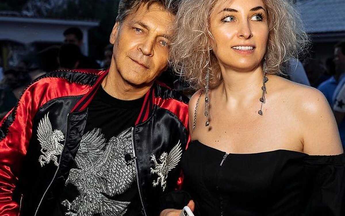 Александр невзоров и его квартира: расположение, архитектура, интерьер, материалы, декор, ландшафт, конюшня, студия