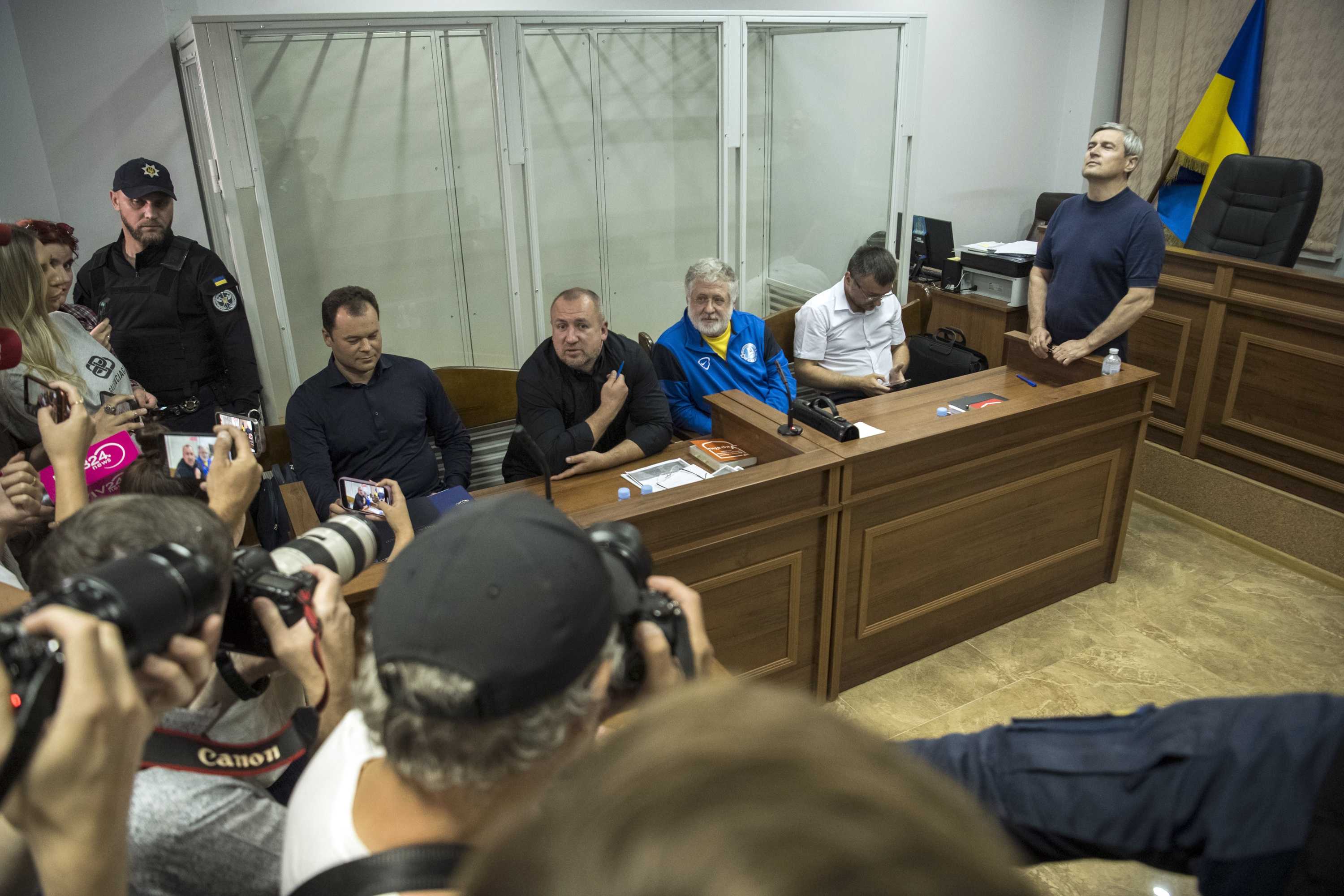 Где сейчас коломойский живет и чем занимается