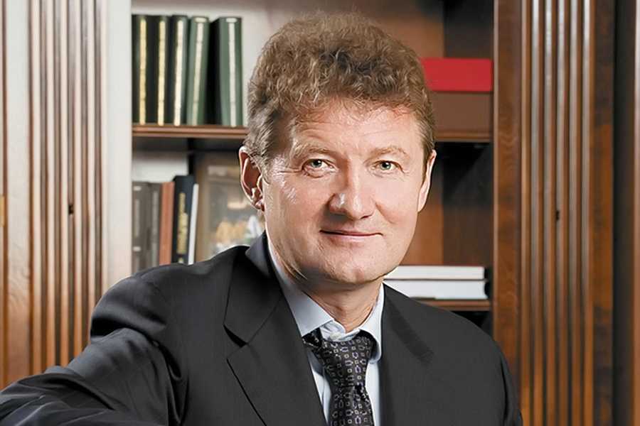 История успеха и биография Андрея Козицына – российского предпринимателя, гендиректора УГМК, миллиардера, начинавшего в 19 лет с работы слесарем на заводе
