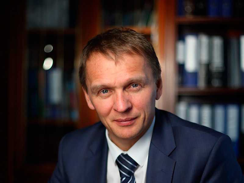 Сергей колесников технониколь биография жена