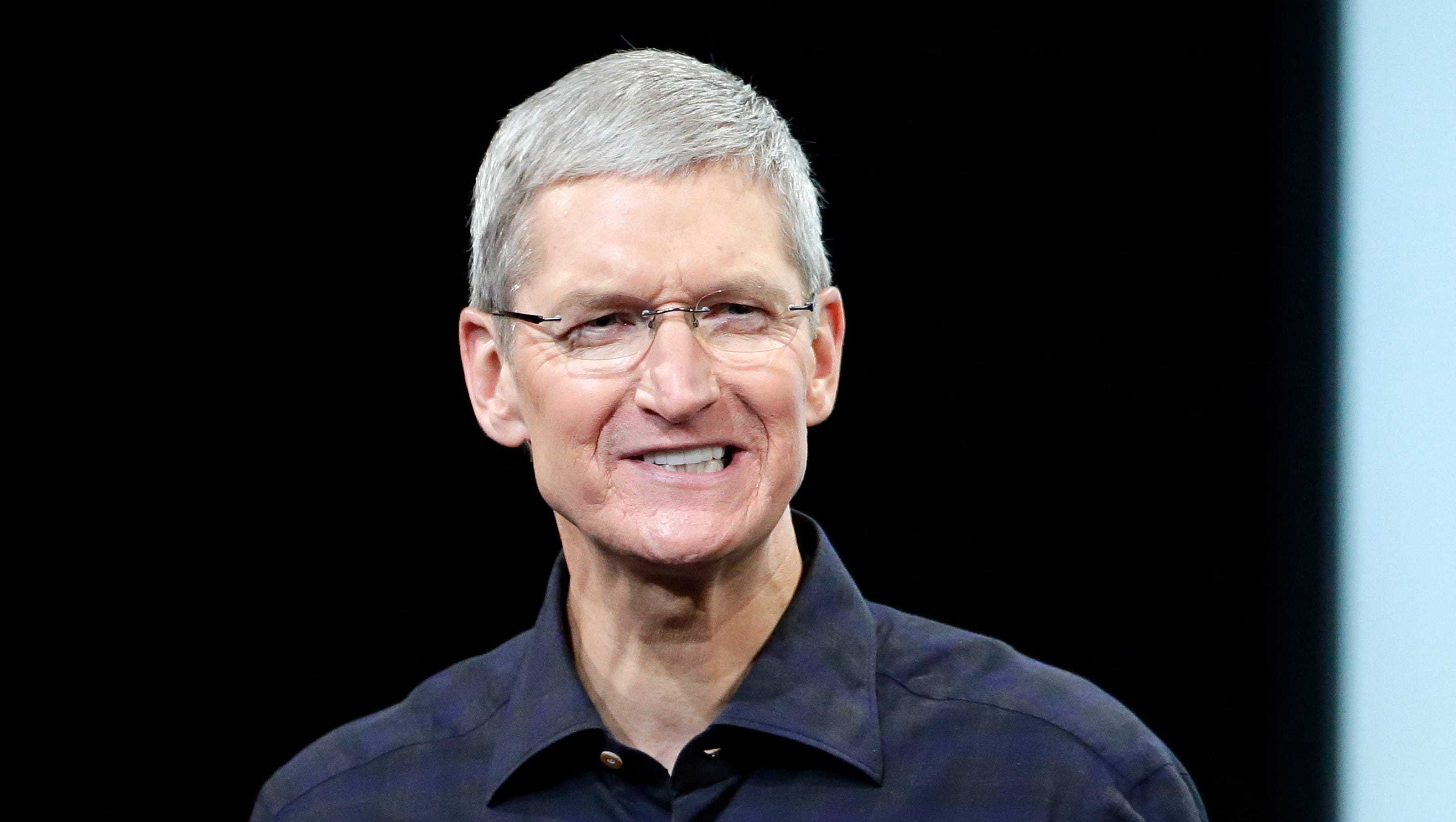 Журналисты рассказали, как тим кук руководит apple. есть отличия от стива джобса