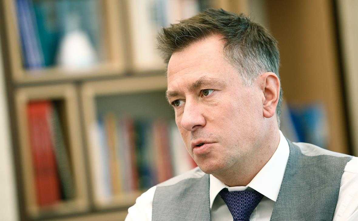 Образование и начало карьеры руководителя компании СИБУР Дмитрия Конова Какое место он занимает в рейтинге Форбс, его жена и увлечение баскетболом