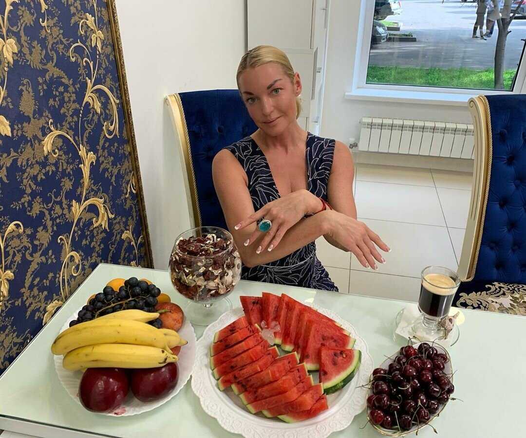 Где сейчас волочкова и чем зарабатывает на жизнь