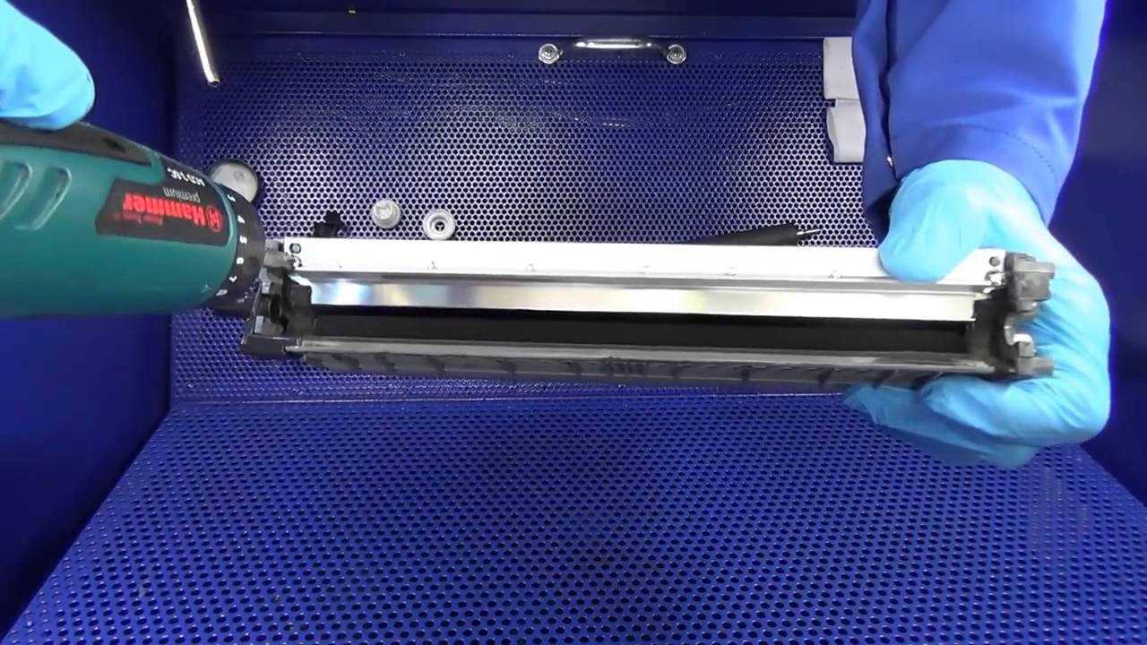 Рабочее место заправщика baztone 401 (с нера фильтром, с комплектом колес) и 
cтанция очистки картриджей baztone 402 (с нера фильтром, с комплектом колес)  (№75873448)