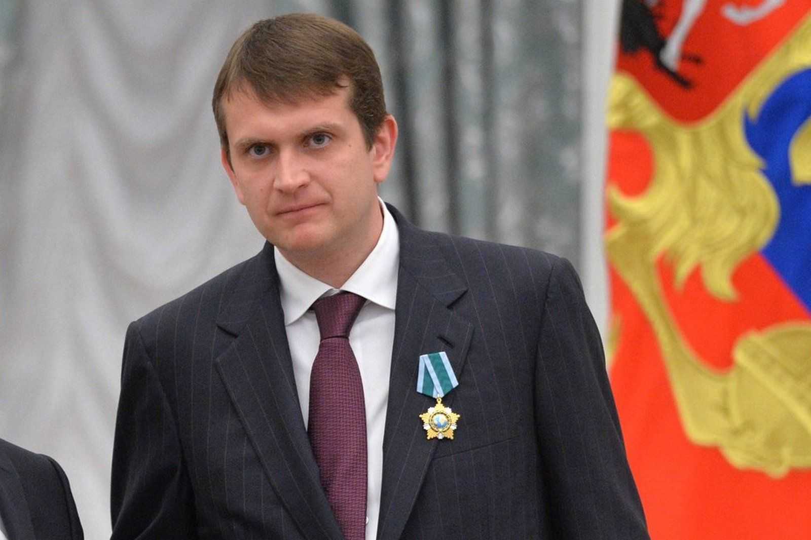 Как иван таврин получил в управление часть активов алишера усманова